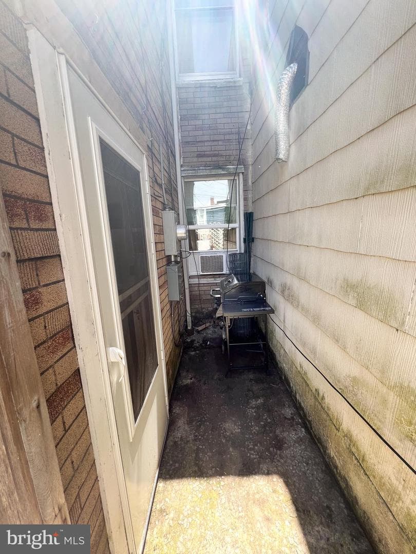 141 Third Street W photo 27