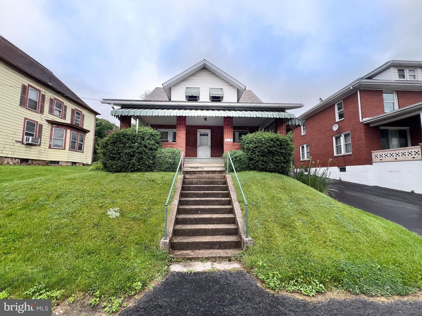 512 Electric Avenue photo 1