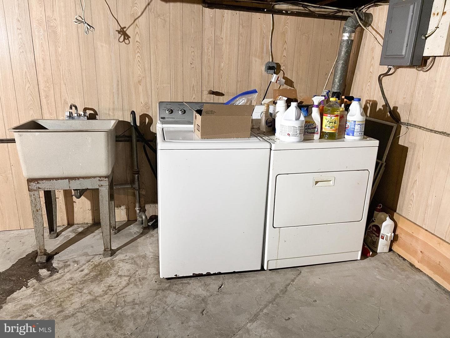 512 Electric Avenue photo 24