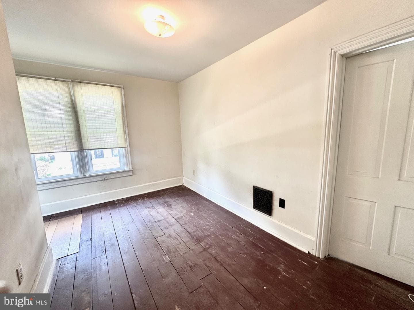 154 Walnut Street photo 16