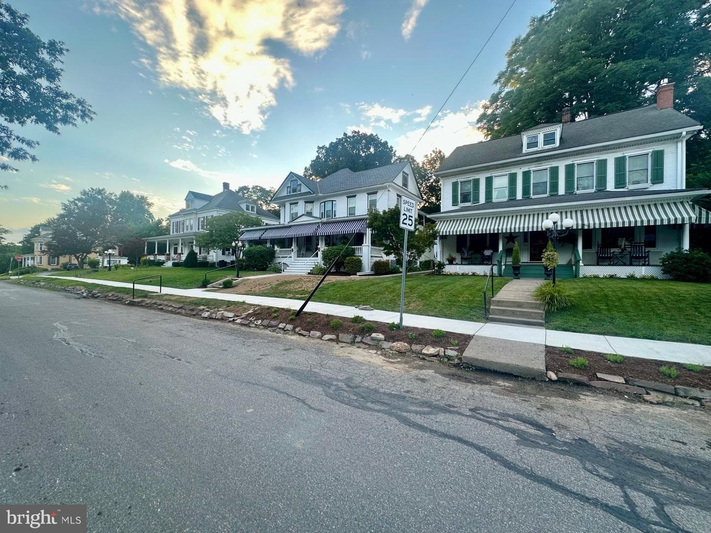 154 Walnut Street photo 28