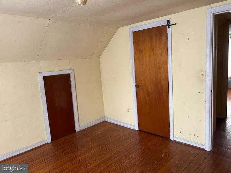 924 W 6th Street photo 11