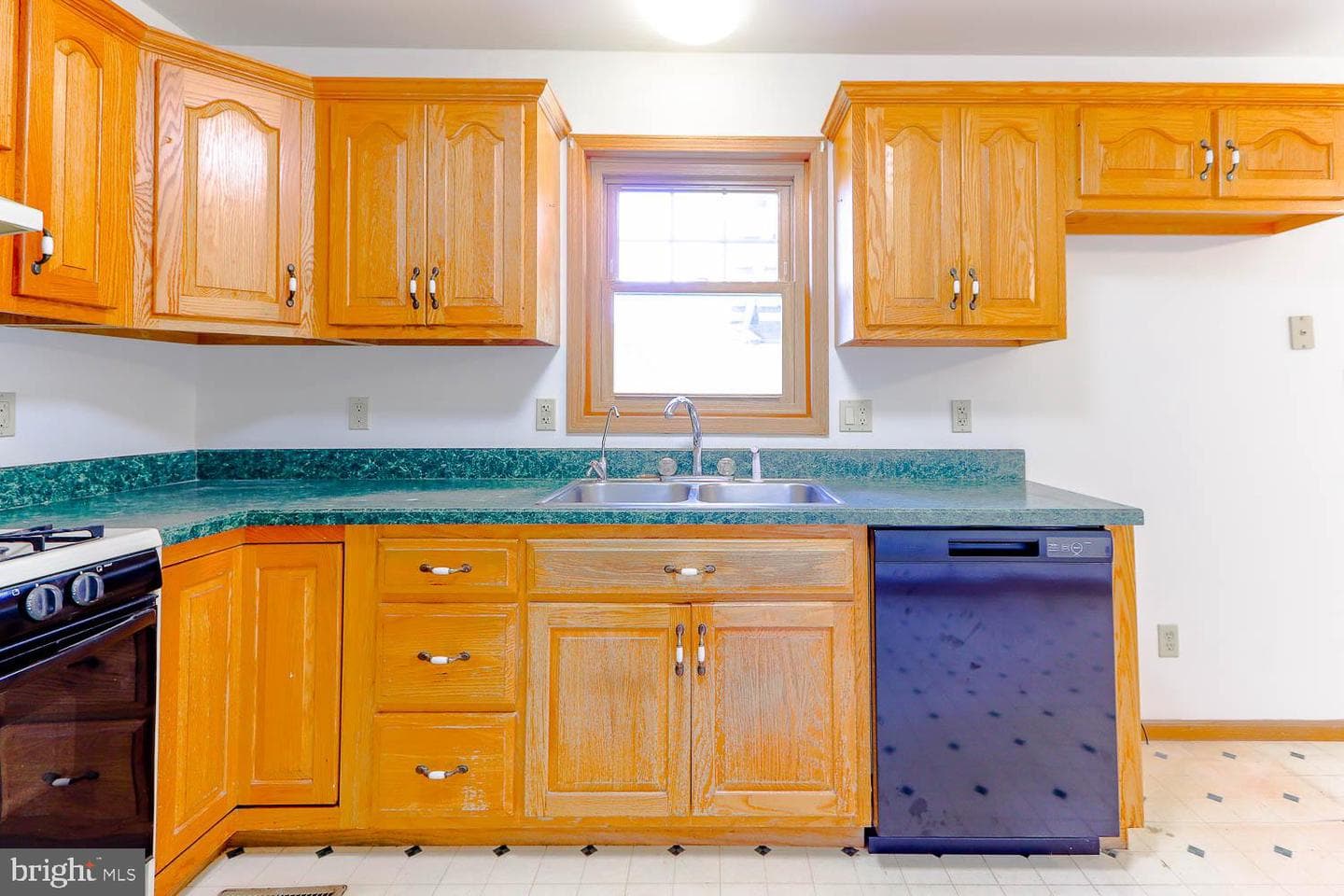 10 Flatland Road photo 15