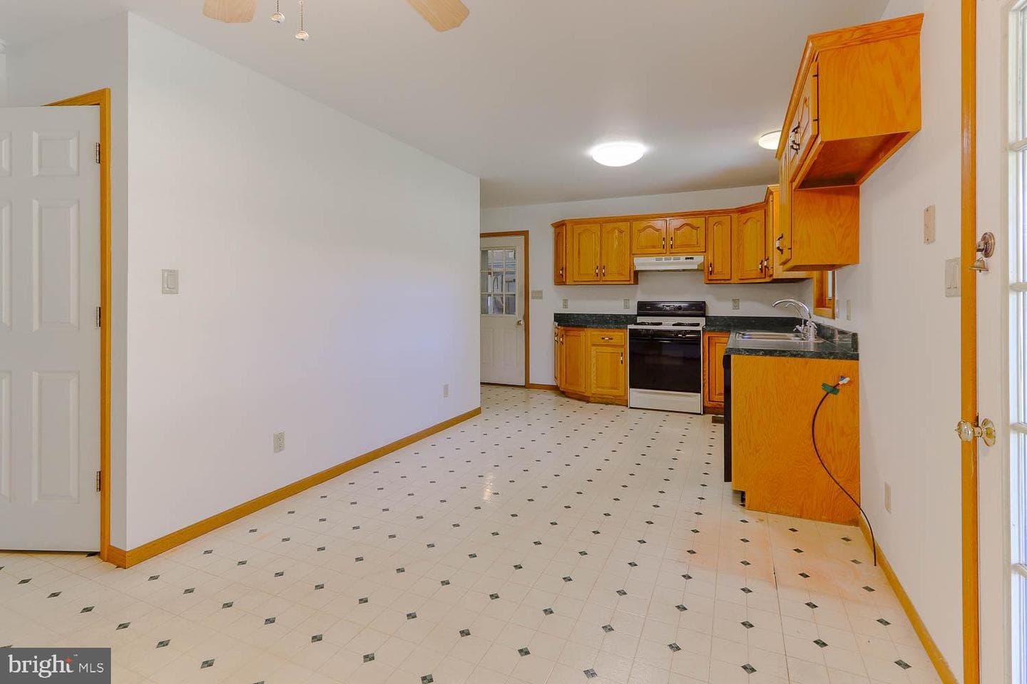10 Flatland Road photo 17