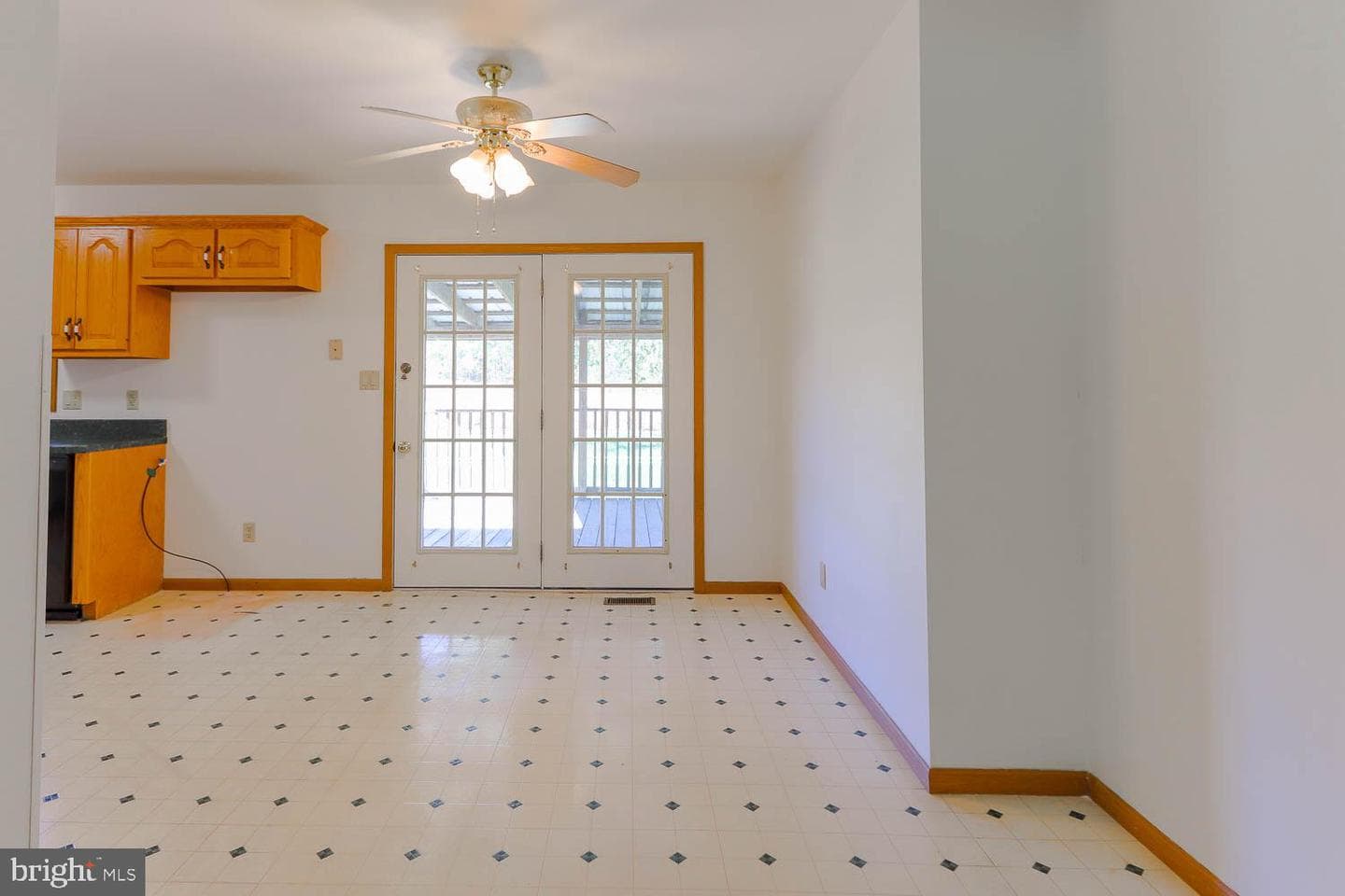 10 Flatland Road photo 18