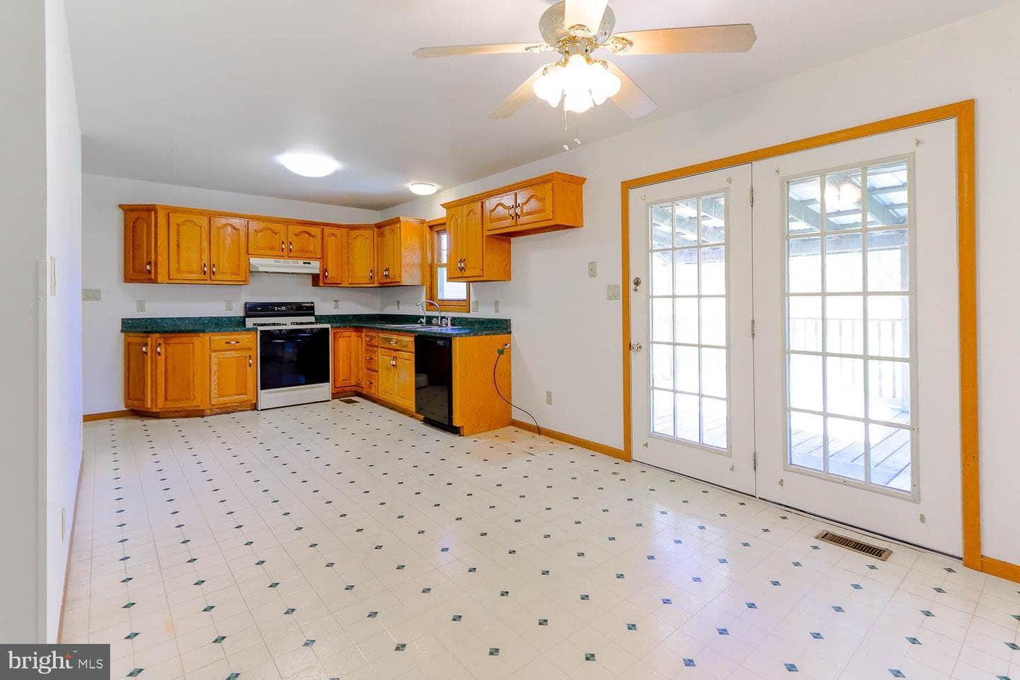 10 Flatland Road photo 19