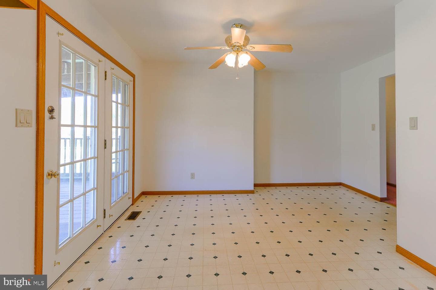 10 Flatland Road photo 20