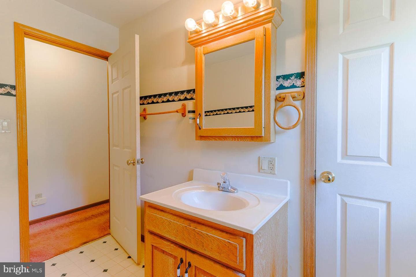 10 Flatland Road photo 28