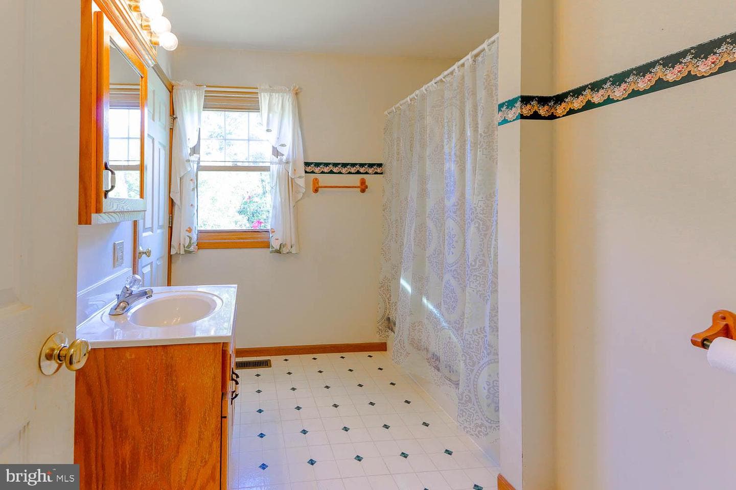10 Flatland Road photo 29