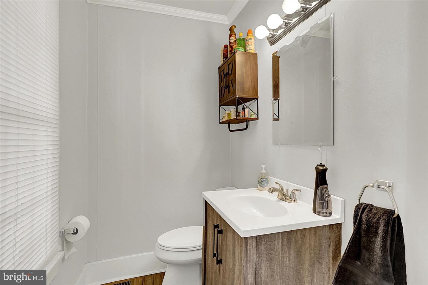 209 N Mann Avenue Extension photo 24