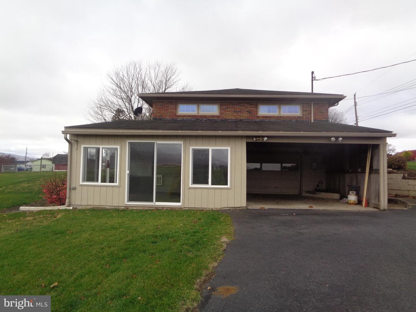 328 Trella Street photo 5