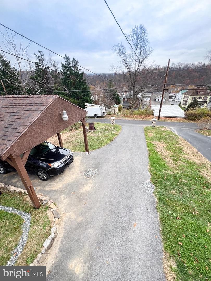 525 Highland Ave photo 11