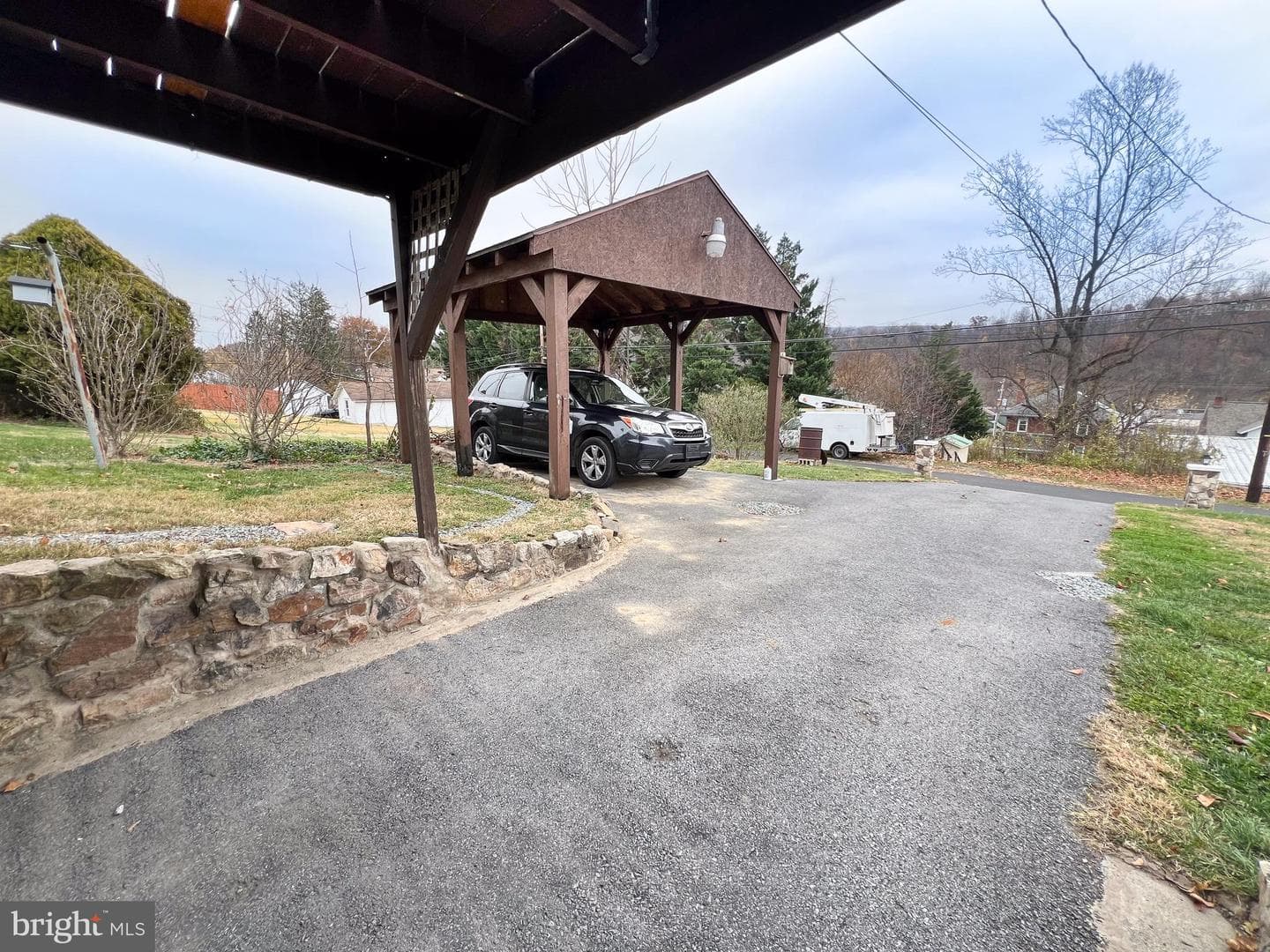 525 Highland Ave photo 35