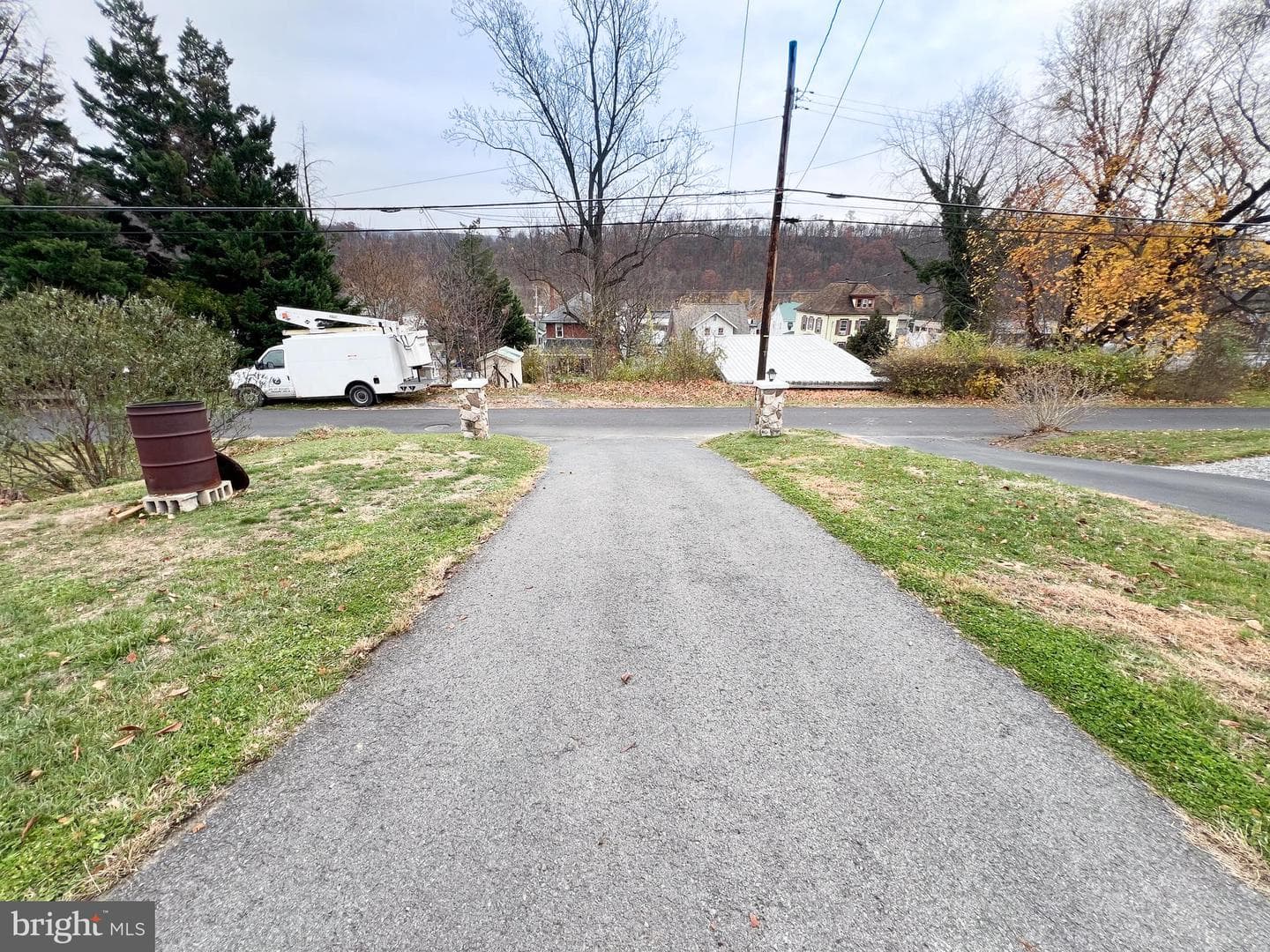525 Highland Ave photo 37