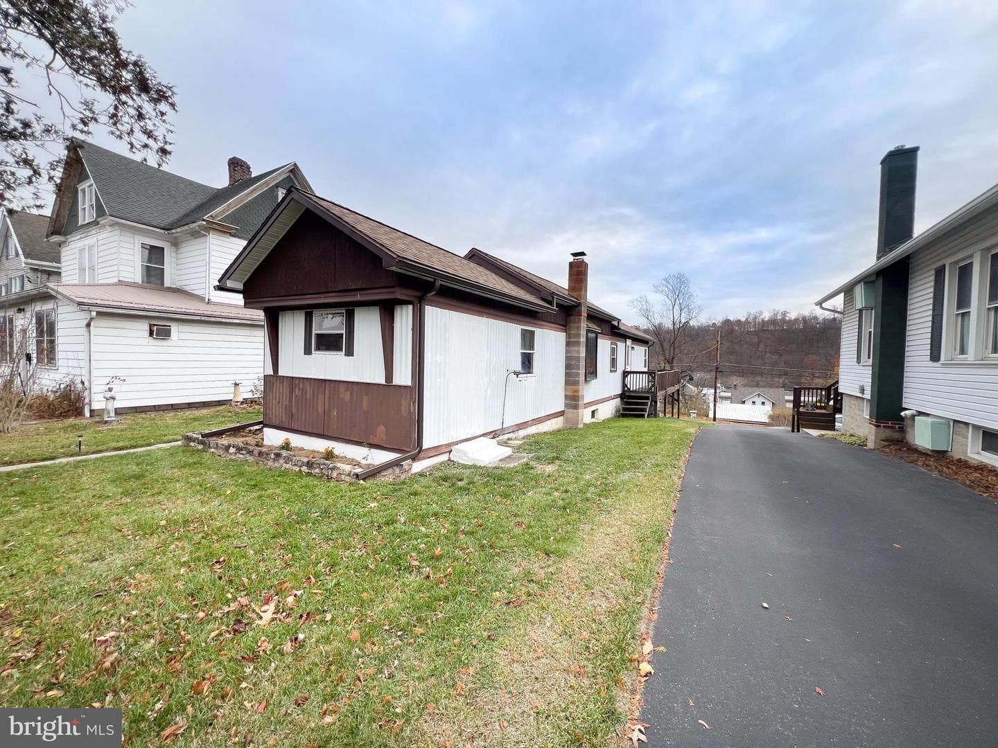 525 Highland Ave photo 4