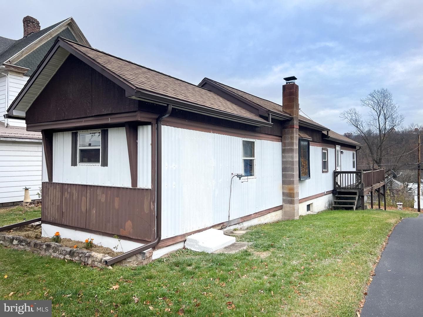 525 Highland Ave photo 5