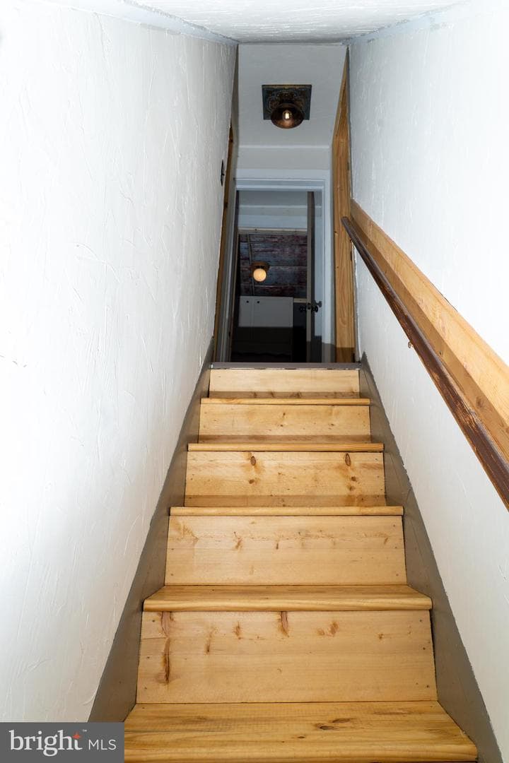 420 Locust Street photo 32