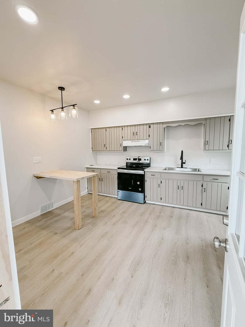 119 S Walnut Street photo 2