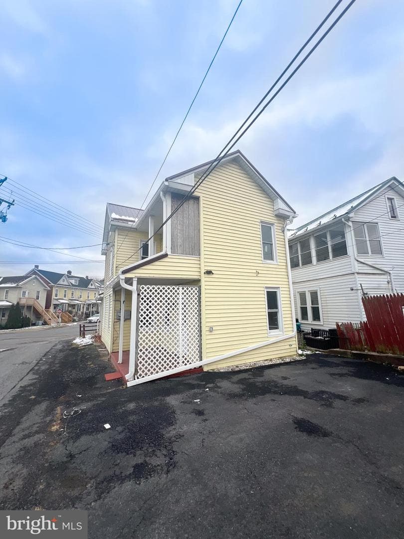 119 S Walnut Street photo 23