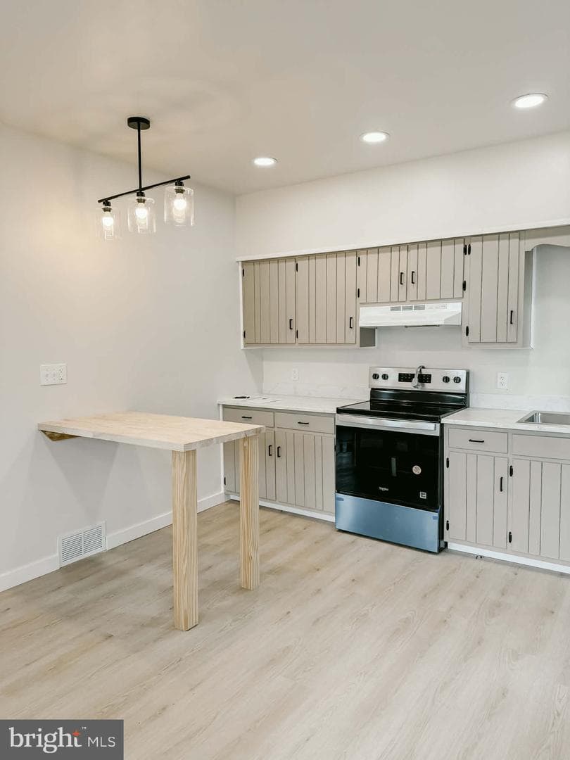 119 S Walnut Street photo 4