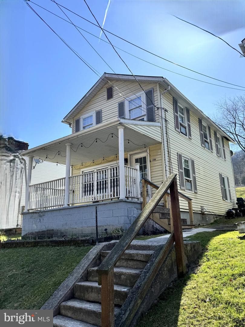 316 W Railroad Street