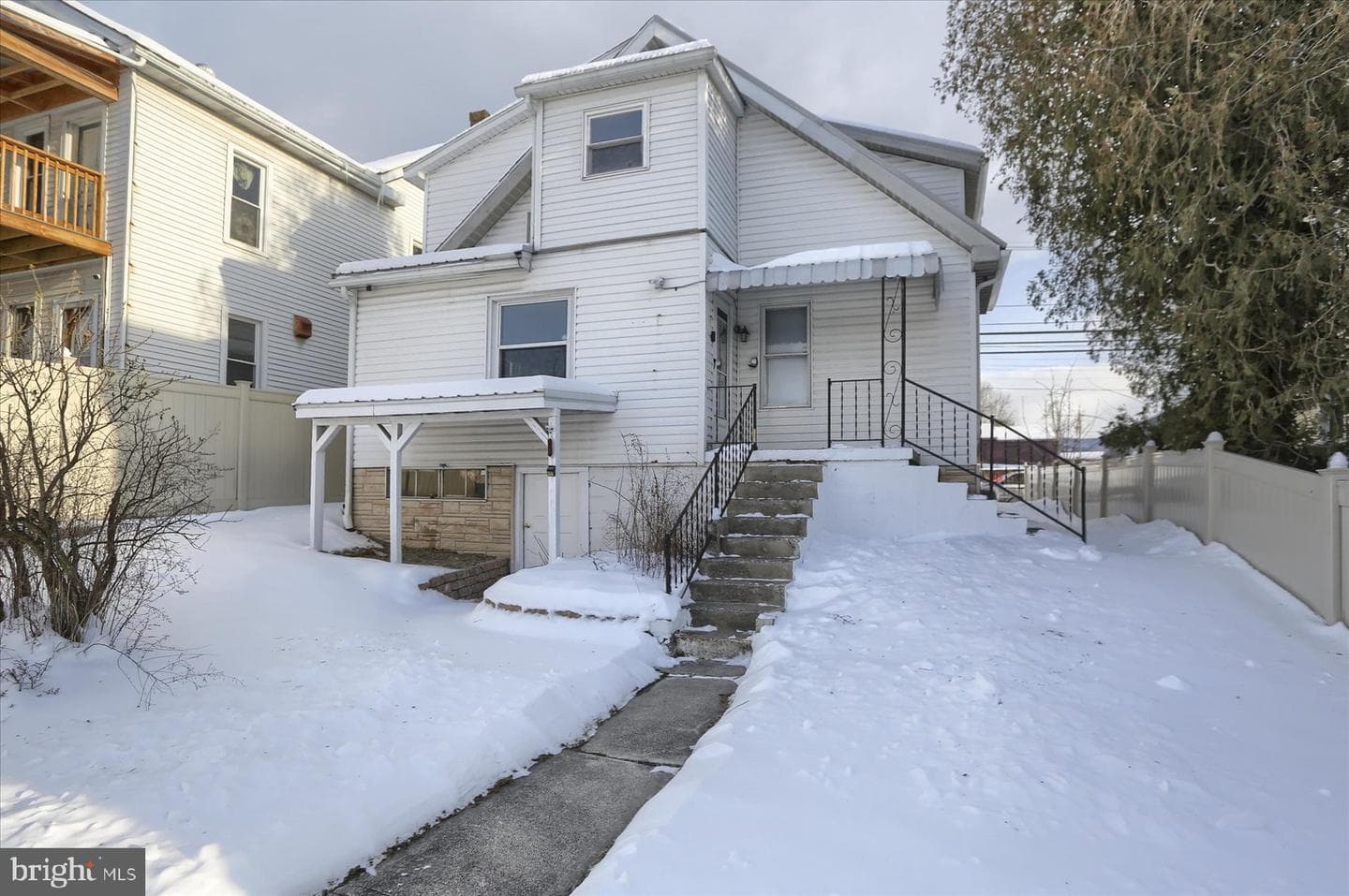 425 E Walnut Street photo 2