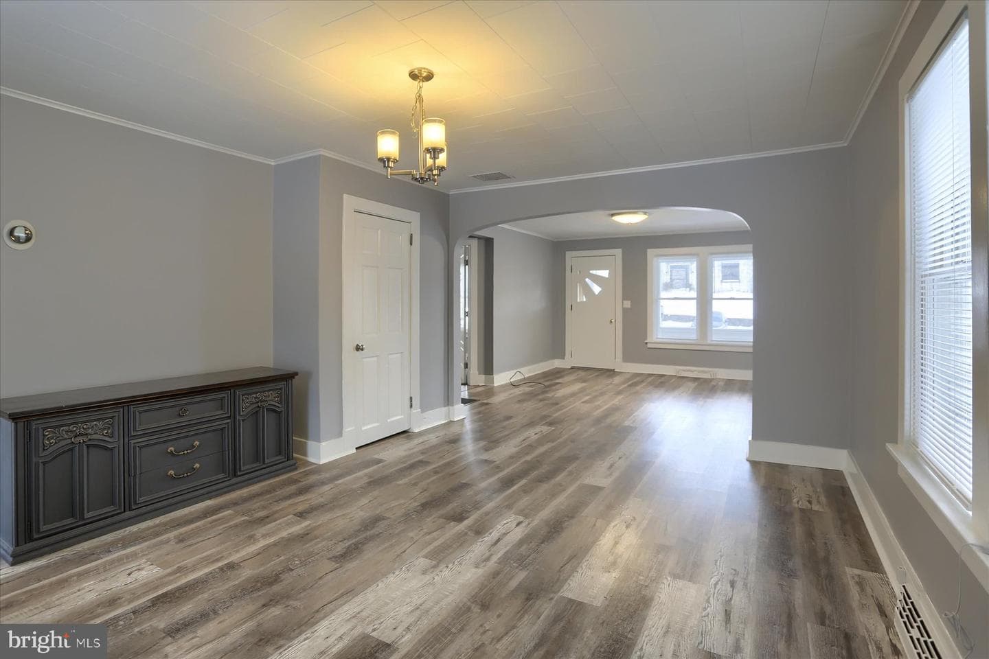 425 E Walnut Street photo 8