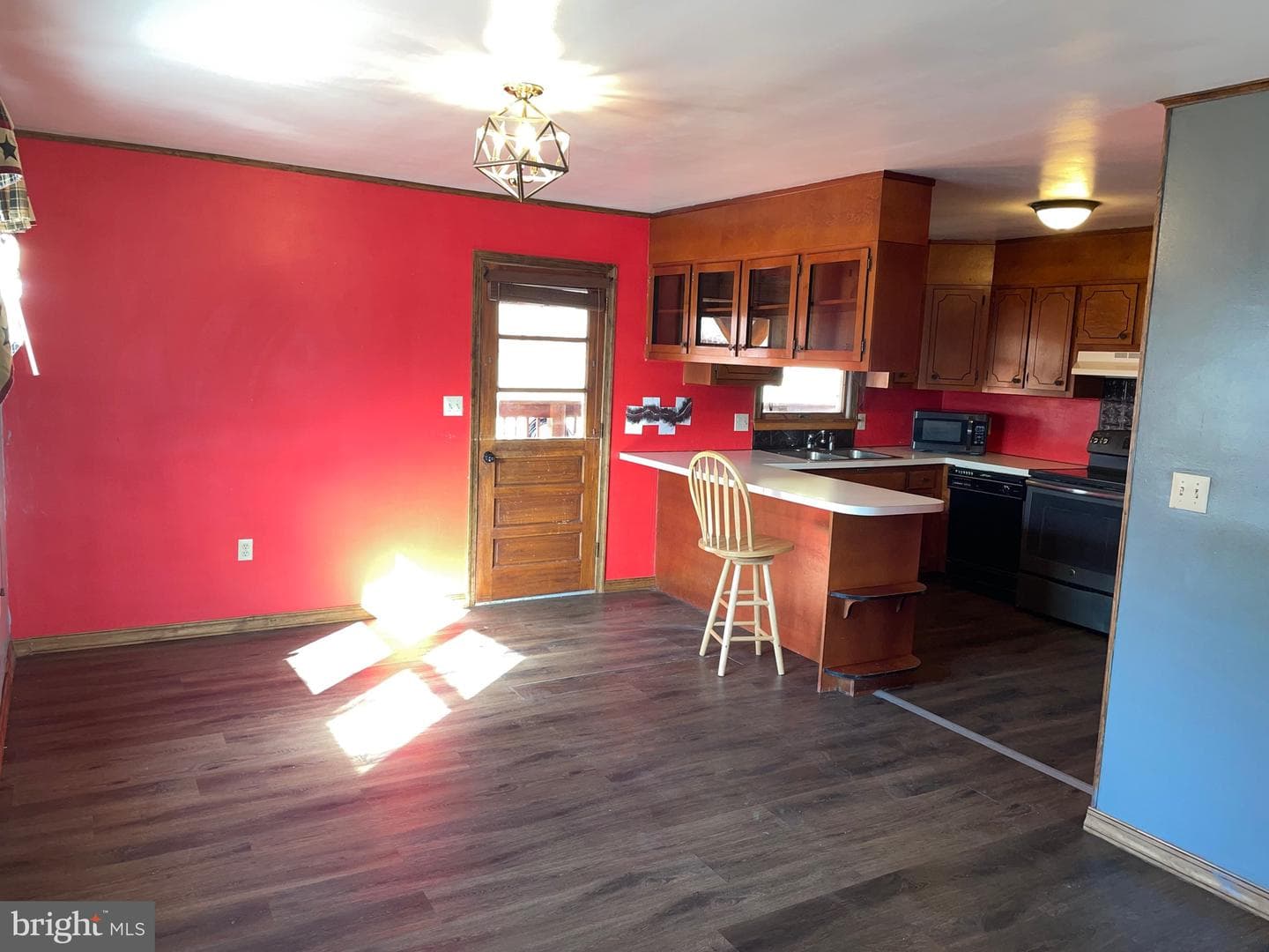 545 Summit Drive photo 9