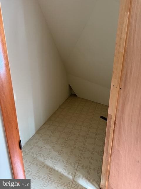 15 Lower Paradise Drive photo 21