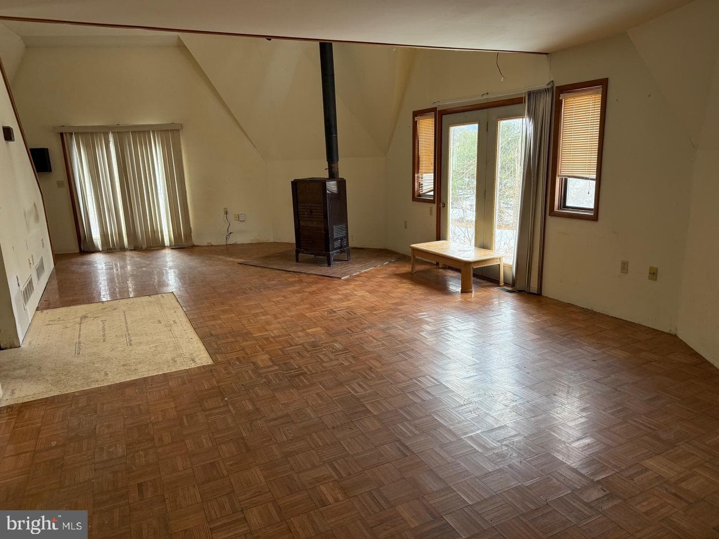 15 Lower Paradise Drive photo 7