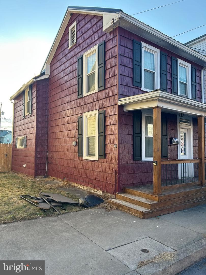 328 S Brown Street, Lewistown