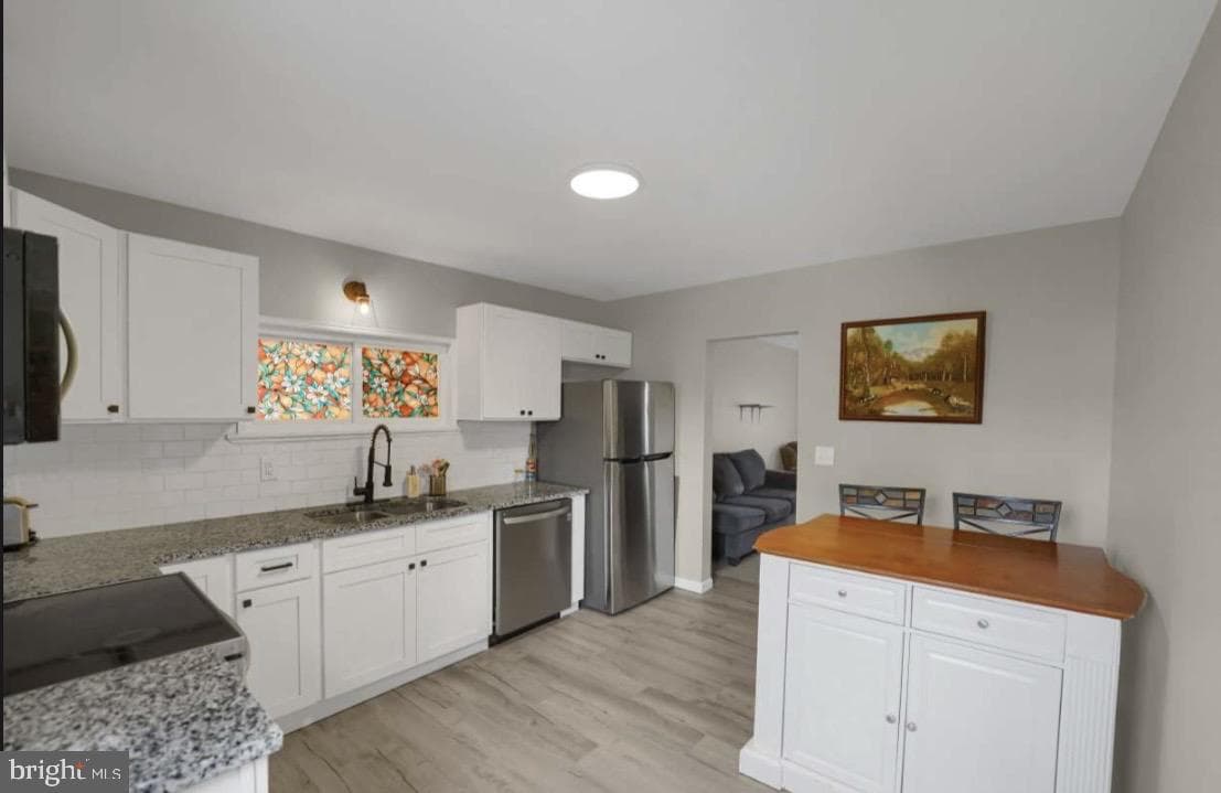 328 S Brown Street photo 9