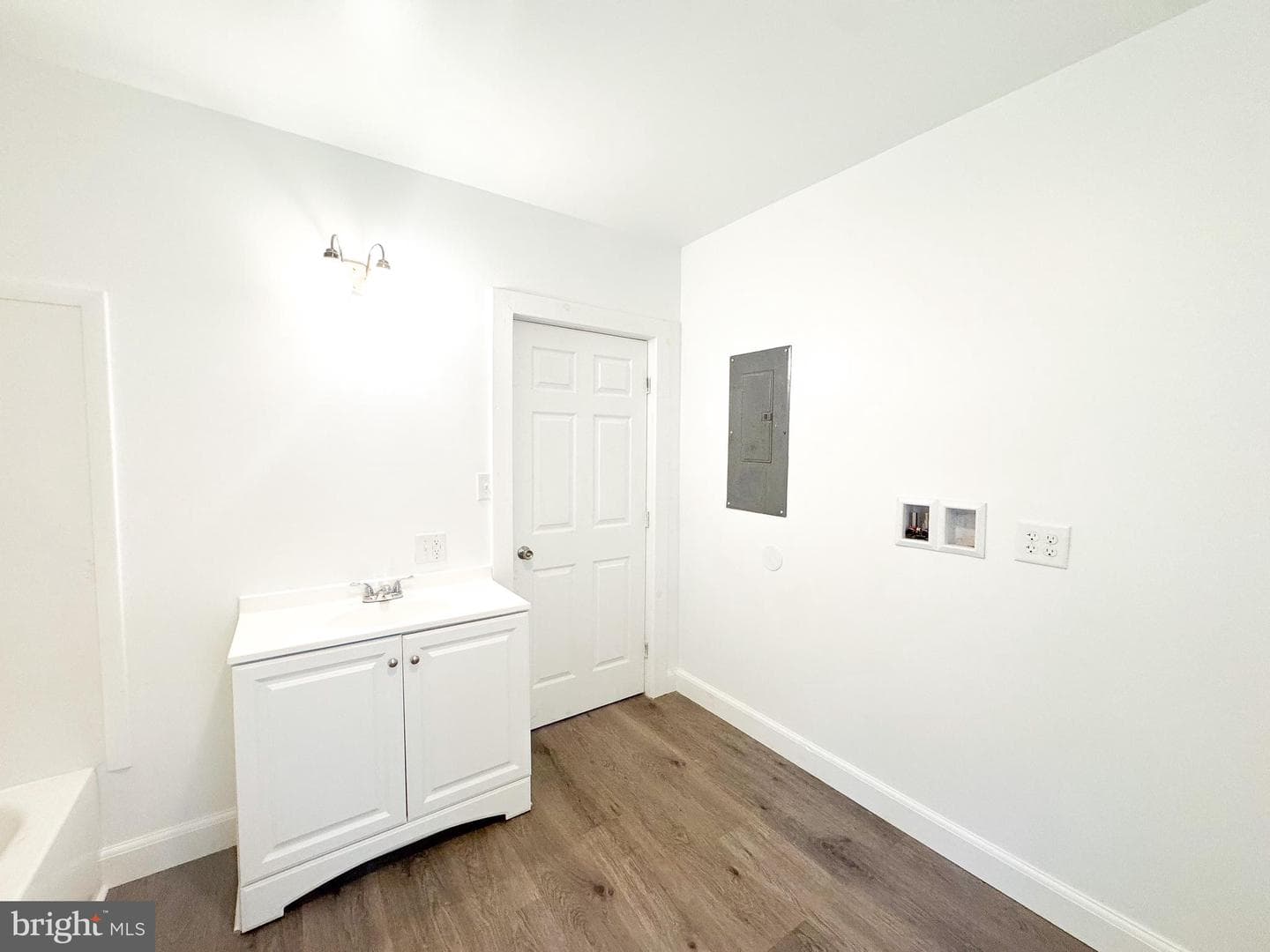 32 S Mann Avenue photo 12
