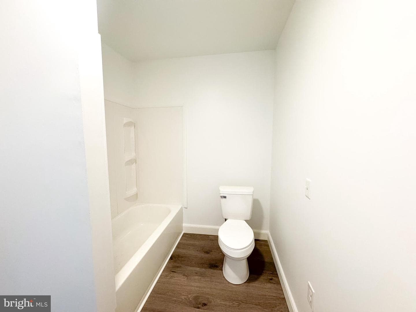 32 S Mann Avenue photo 16