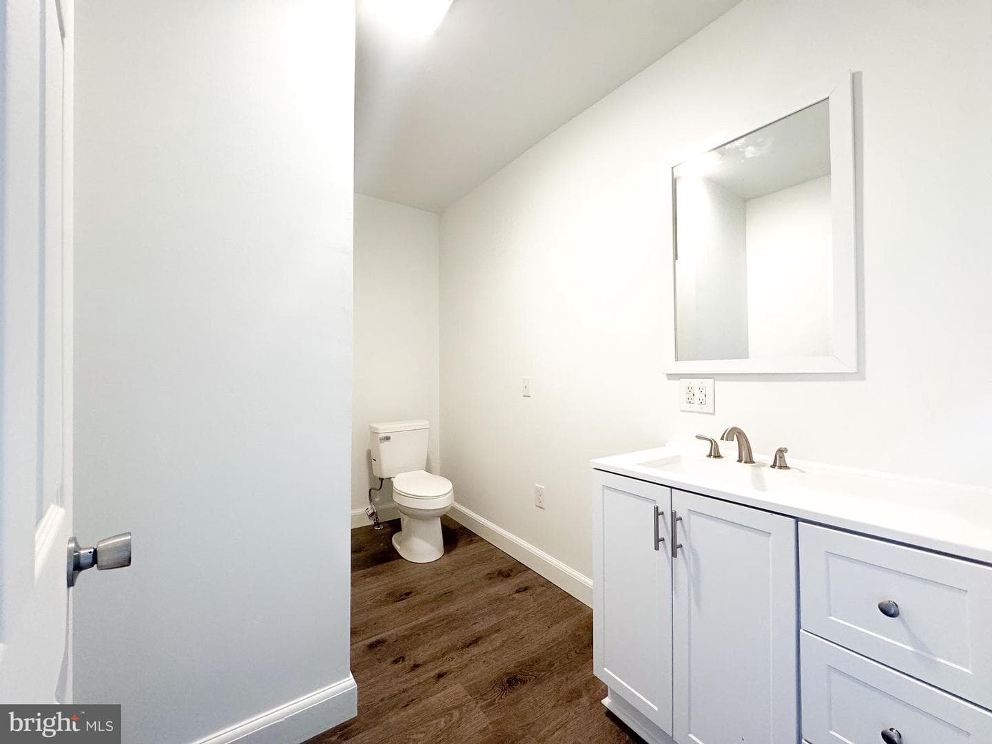 32 S Mann Avenue photo 17