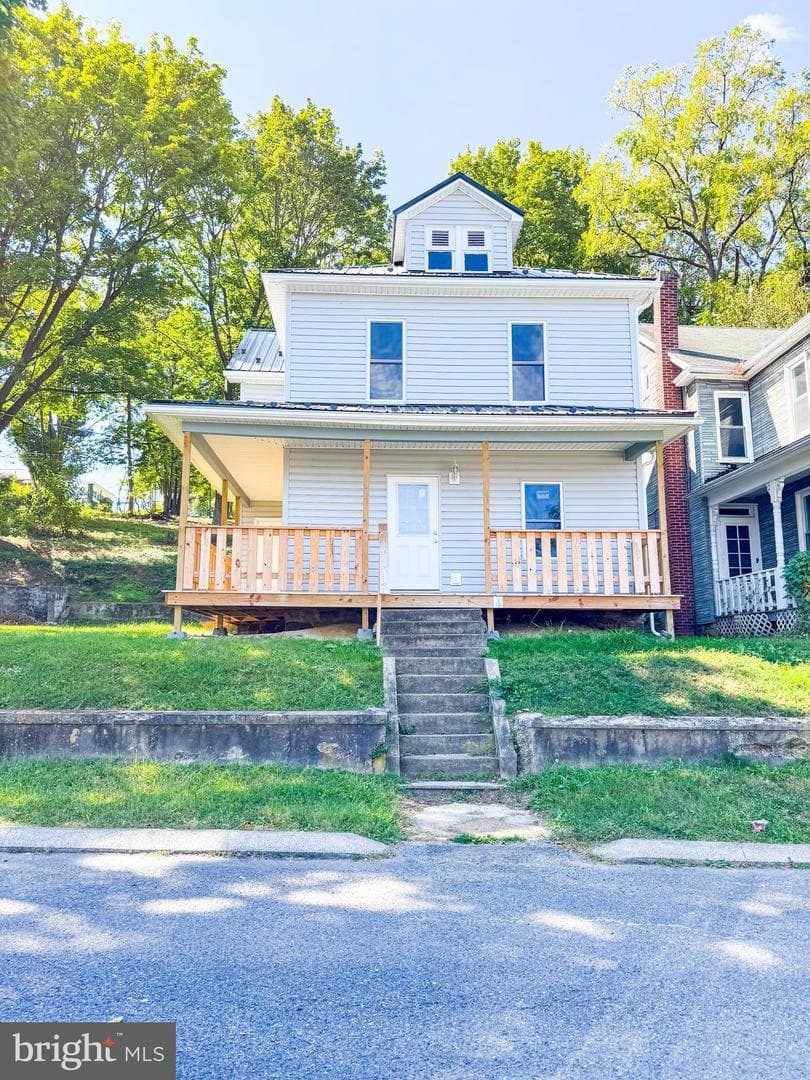 32 S Mann Avenue photo 2