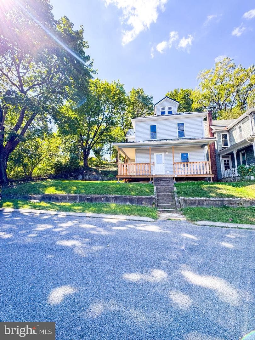 32 S Mann Avenue photo 3