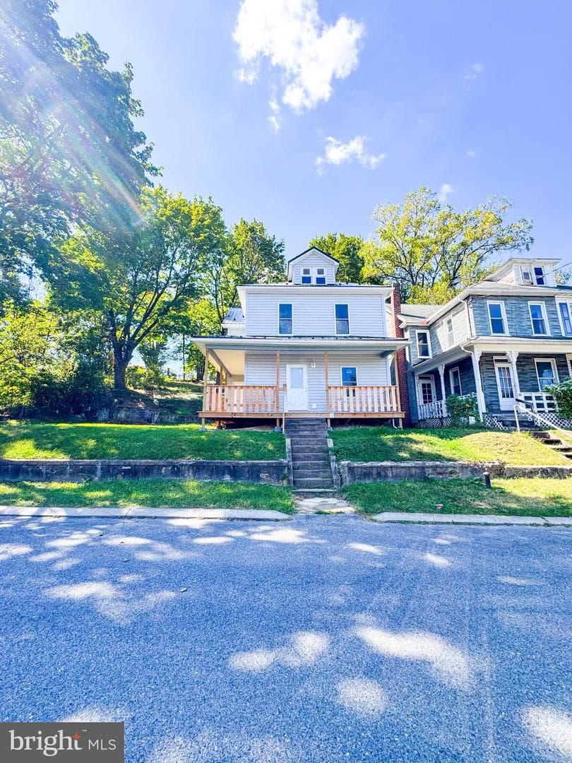 32 S Mann Avenue photo 4