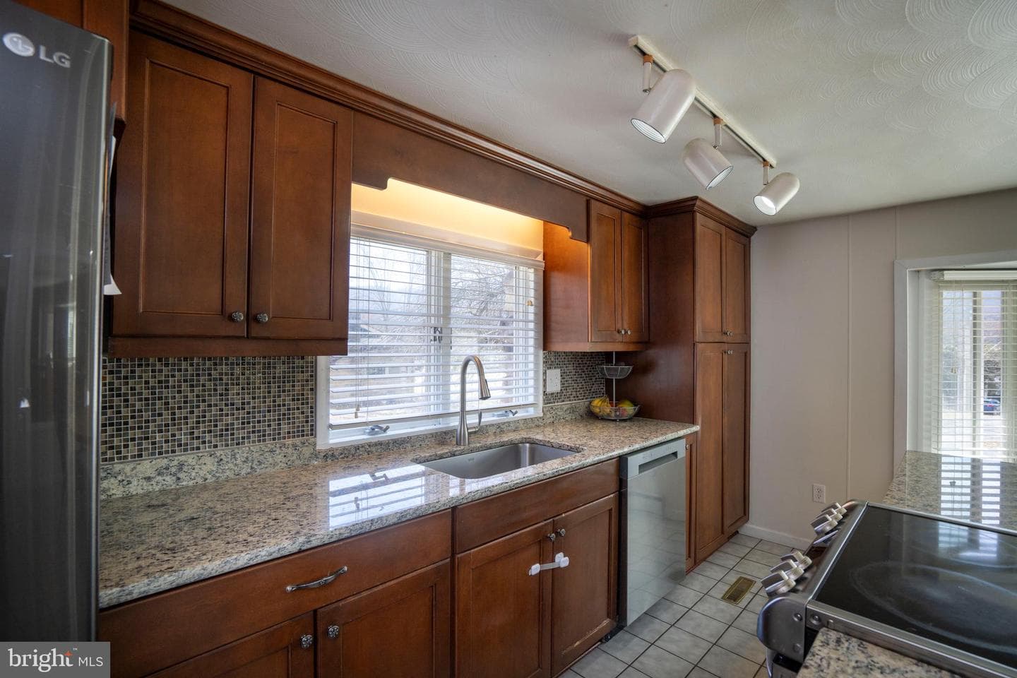 17 Sunset Road photo 13