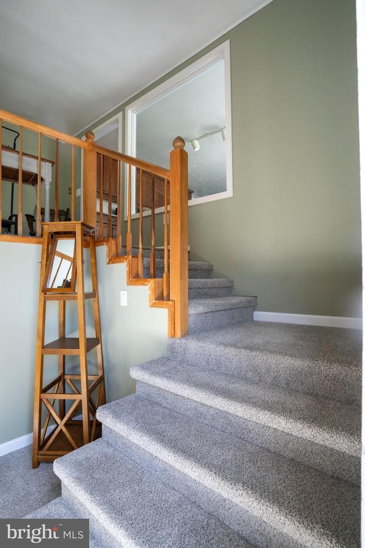 17 Sunset Road photo 3