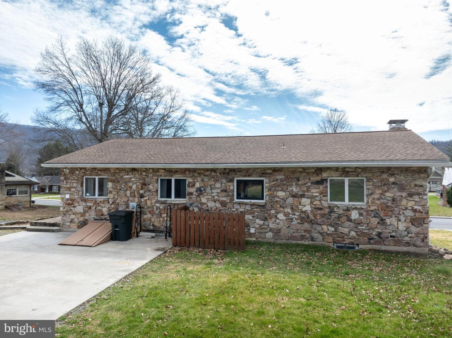 17 Sunset Road photo 57