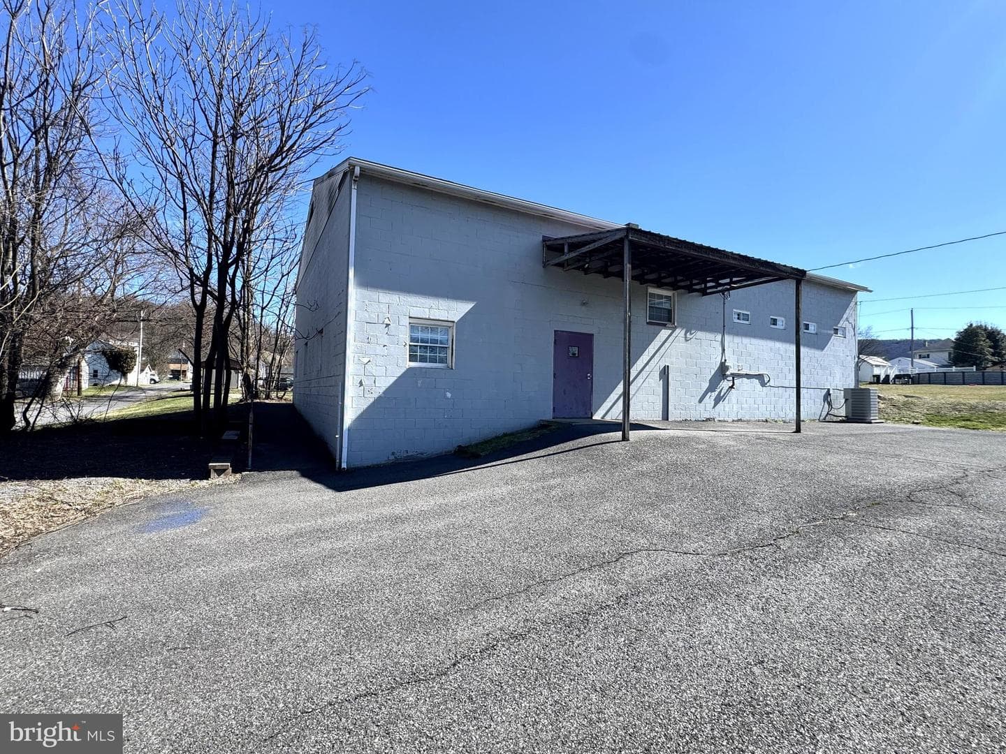 401 Yale Street photo 24