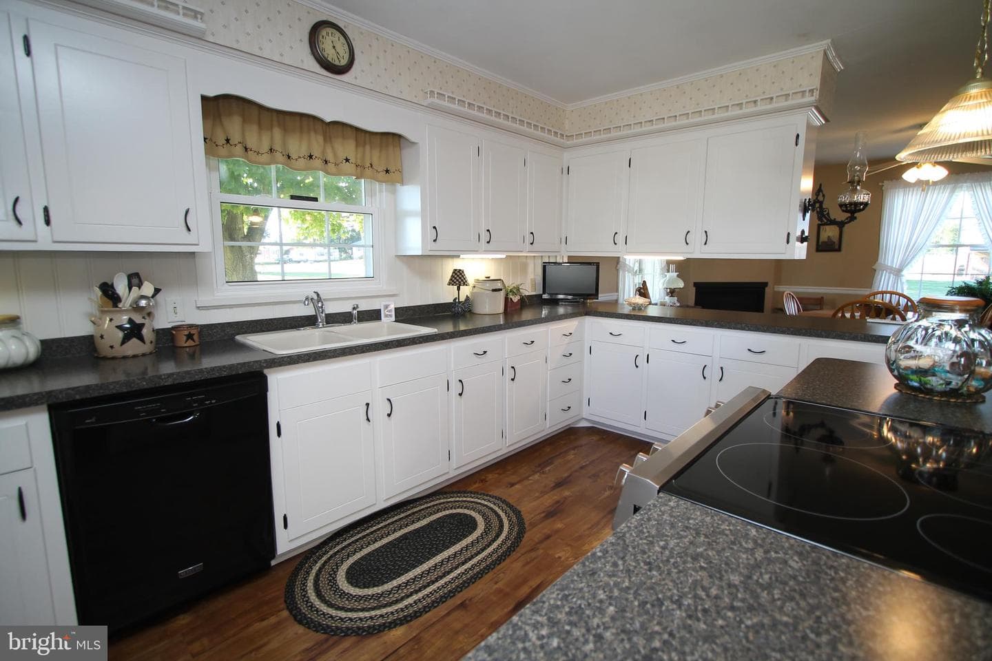102 Poe Street photo 13