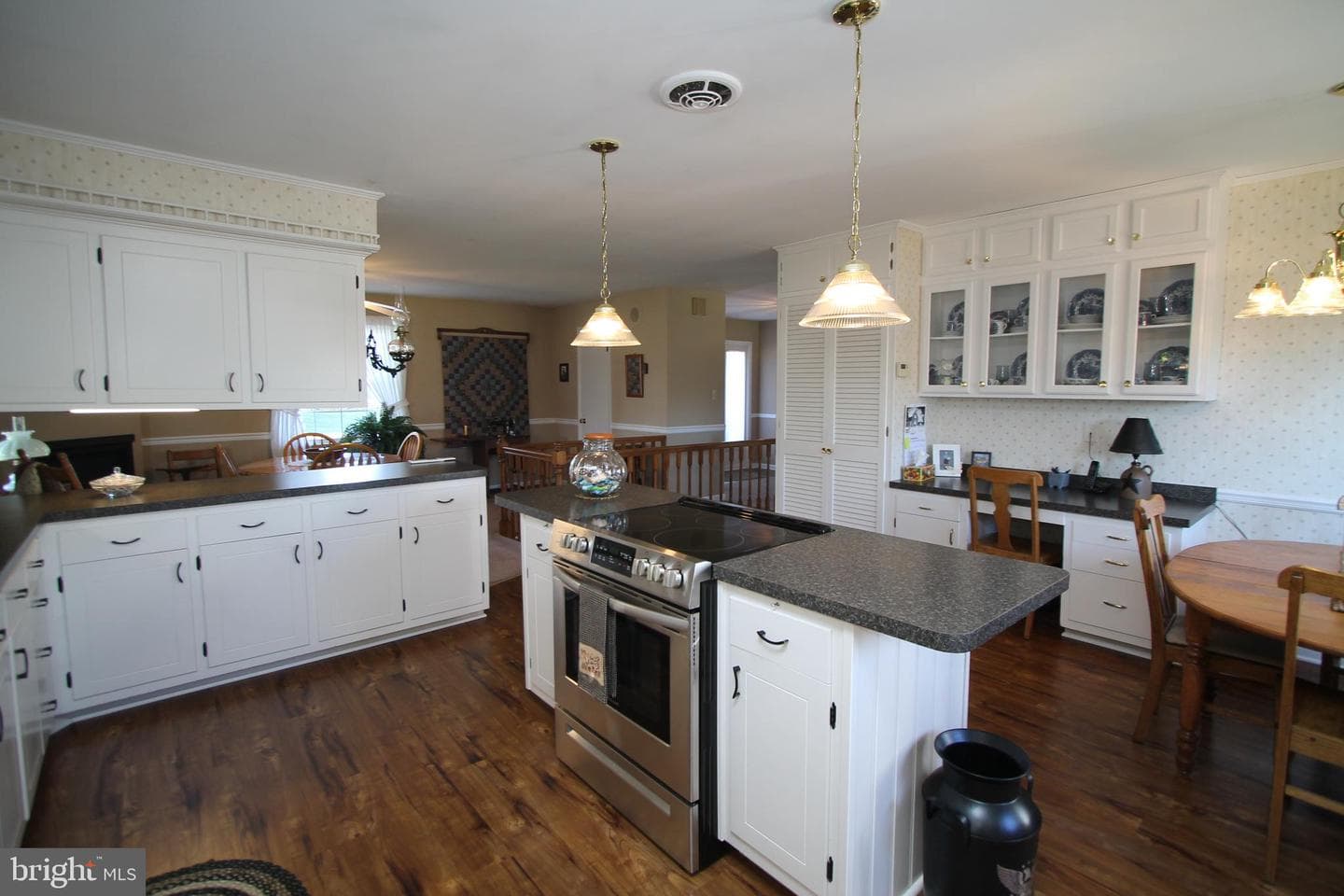 102 Poe Street photo 14