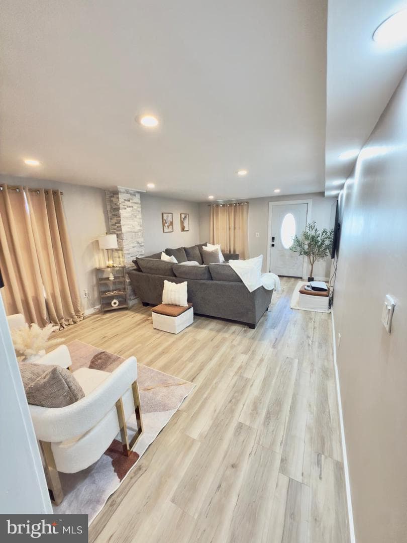 157 W Fourth St, Lewistown