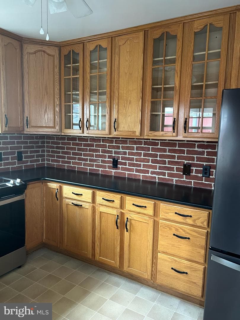 118 E Fleming Avenue photo 3