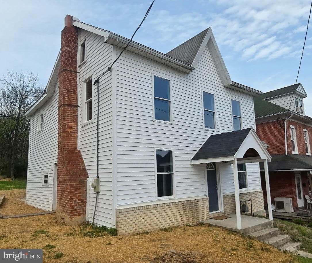 128 N Walnut Street