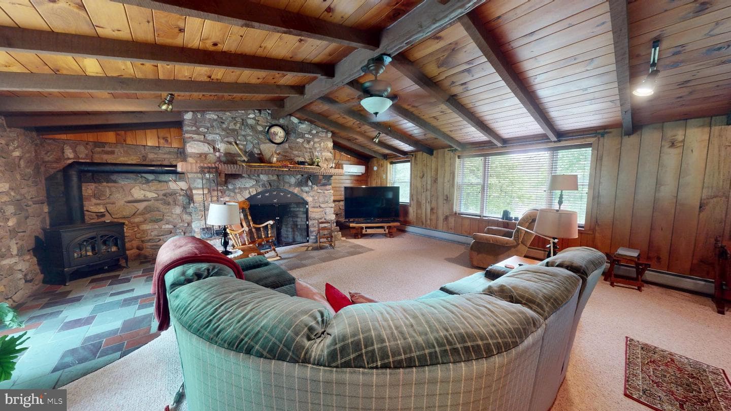 540 Wood Street photo 10