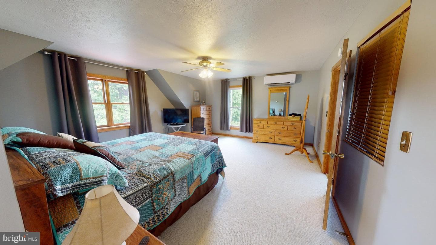 540 Wood Street photo 18