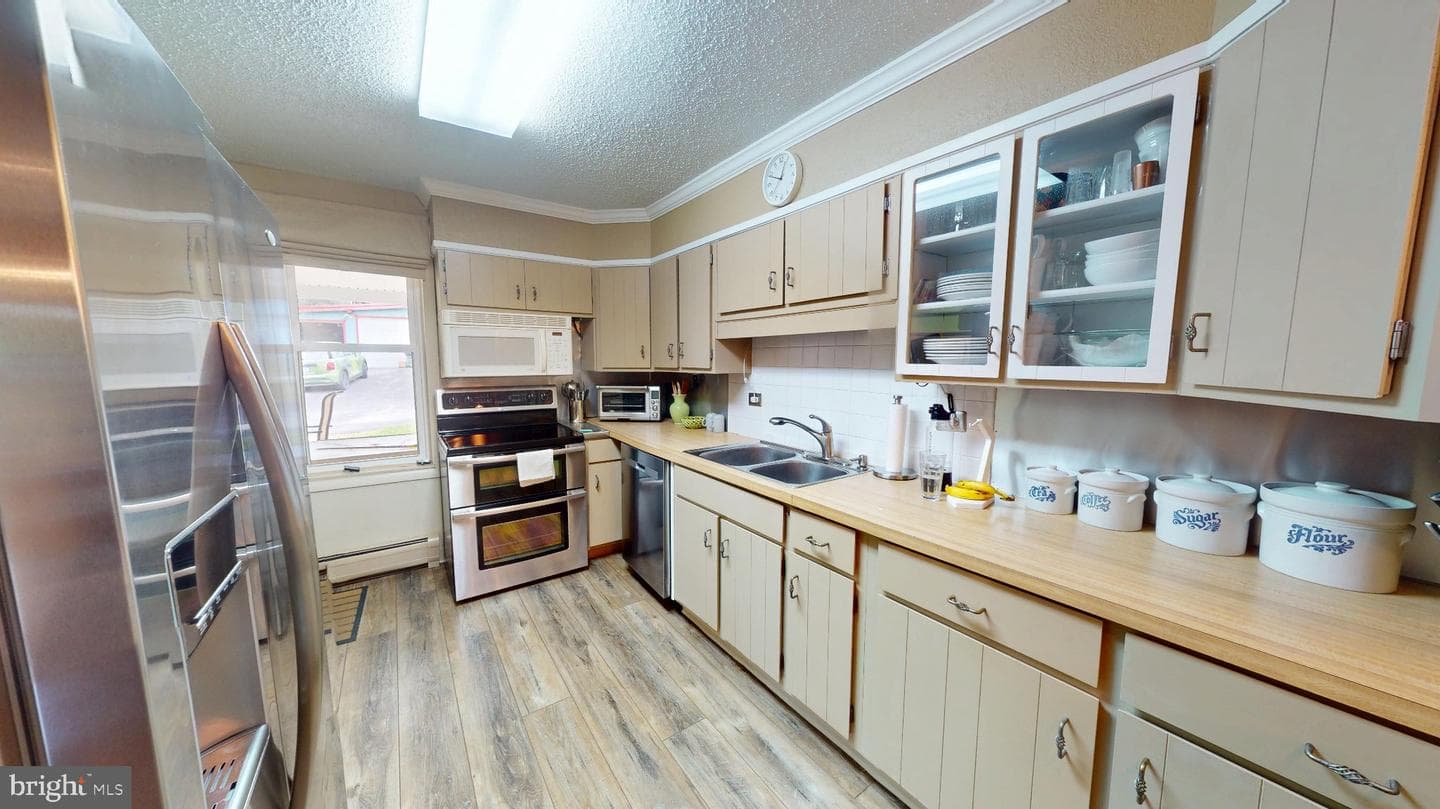 540 Wood Street photo 4